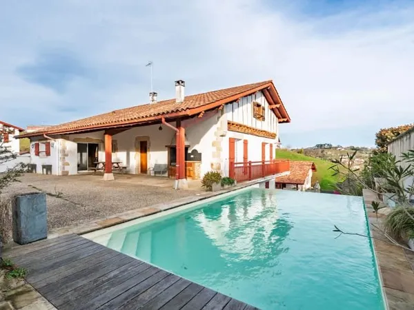 Maison 6 pièces 260 m²