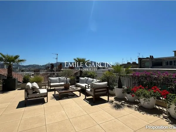 À vendre - Marseille 8ème (13008) Carré d'Or | Appartement au dernier étage avec rooftop - 201m²