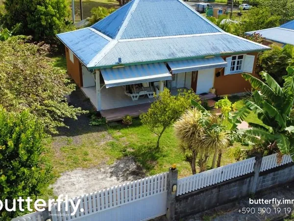 Villa meublée 4 pièces + jardin - Baie Mahault
