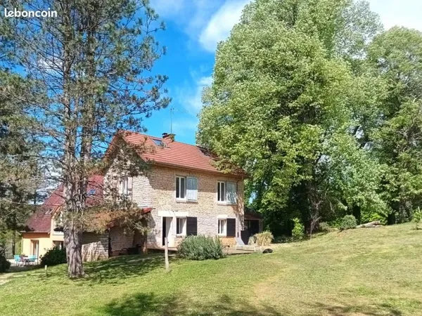 Maison en pierre, Plein Sud dans un cadre naturel exceptionnel à Besançon