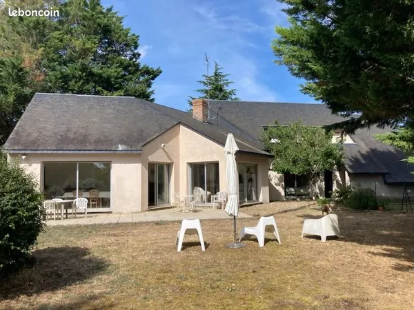 Maison d'architecte avec parc