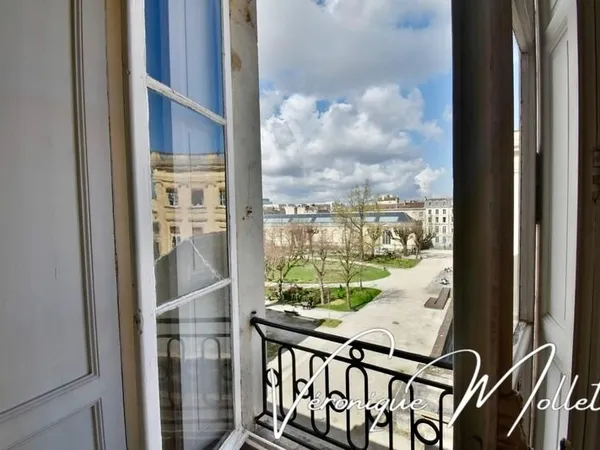 BORDEAUX HÔTEL DE VILLE - AU CALME SANS VIS À VIS !