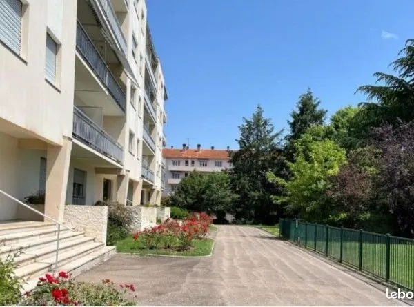 Roanne proche appartement 69 m² piscine tennis