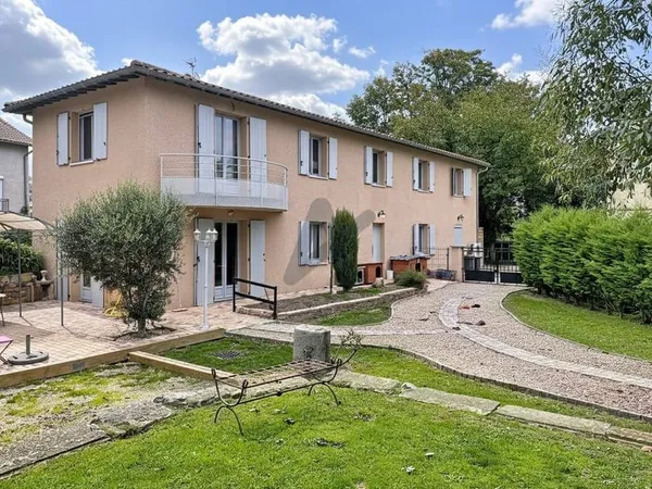 Maison 8 pièces 189 m²