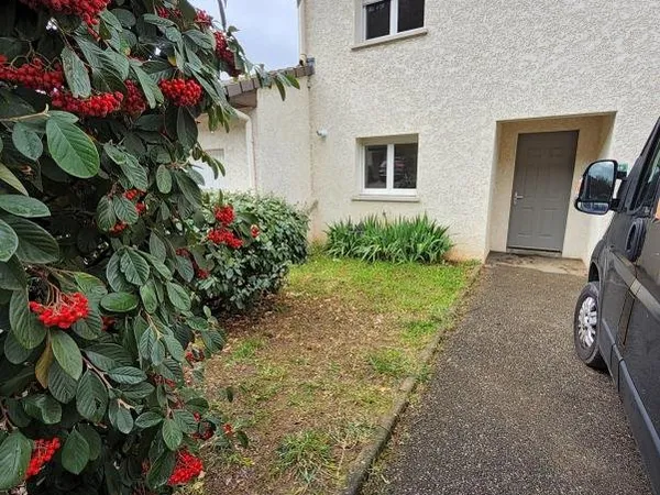 LAVEYRON - VILLA T4 AVEC GARAGE ET JARDIN - 94.74 M2