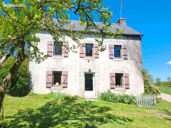 OFFRE ACCEPTEE , SOUS COMPROMIS Maison au calme entre Lennon et Chateauneuf du Faou