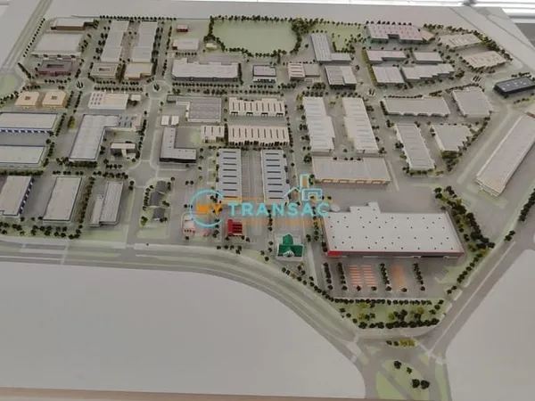 A LOUER plusieurs surfaces de locaux d'activités situé à Bonneuil-sur-Marne