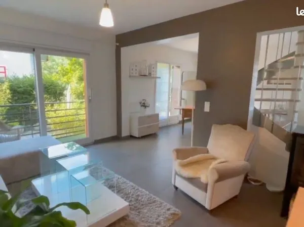 Maison avec jardin à louer à Pringy (Annecy)