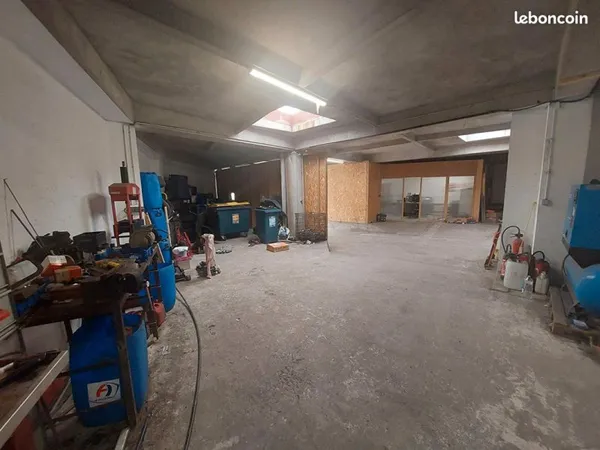 Local 300 m² LORIENT