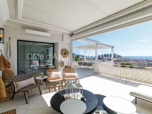 Duplex de prestige dernier étage avec terrasses et vues panoramiques à Nice Cimiez