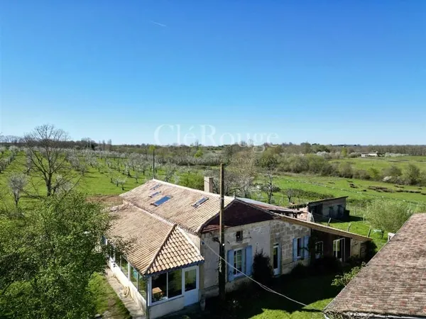 10 minutes d'Eymet - Propriété de caractère avec dépendances et lac sur plus de 5 hectares