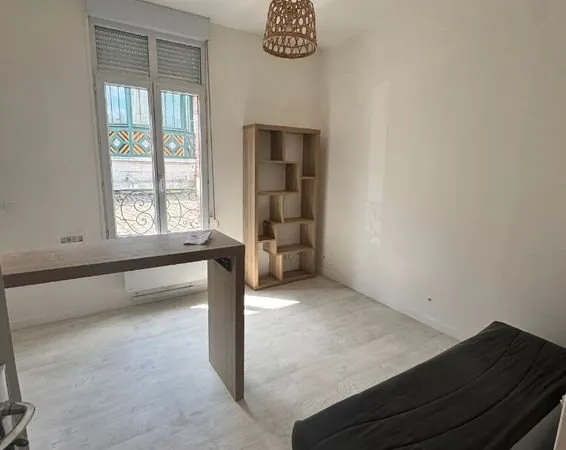 Studio 1 pièce 13 m²