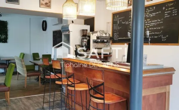 Restaurant 50m2, Brasserie 50m2, réserve 30m2, appartement 100m loyer 800euros par mois.