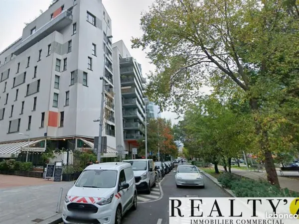 Local commercial 164 m²