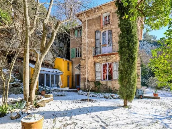 Maison 10 pièces 220 m²
