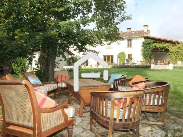 Ferme 8 pièces 300 m²