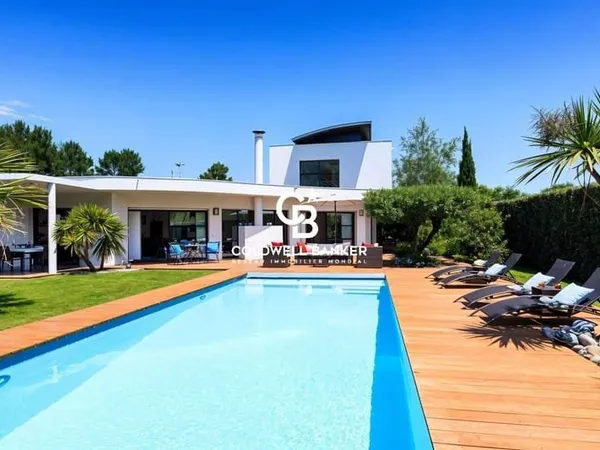 Villa d'architecte avec piscine aux portes de Seignosse