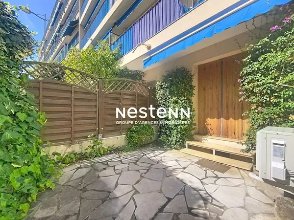 2P - 33,39M2- SUD - GOLFE JUAN - CAVE - JARDIN - CENTRE VILLE