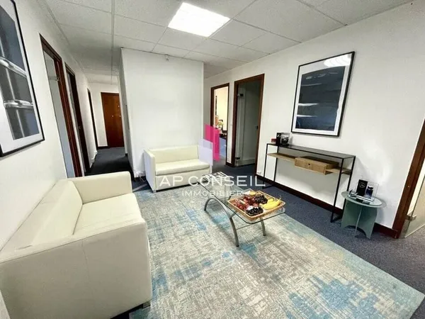 Bureau 184 m²