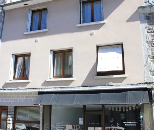 Ensemble immobilier à RIOM-ES-MONTAGNES