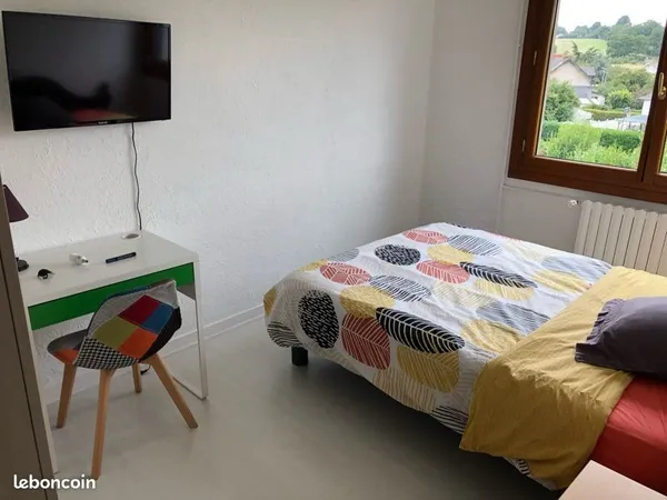 Chambre en maison proche tram train