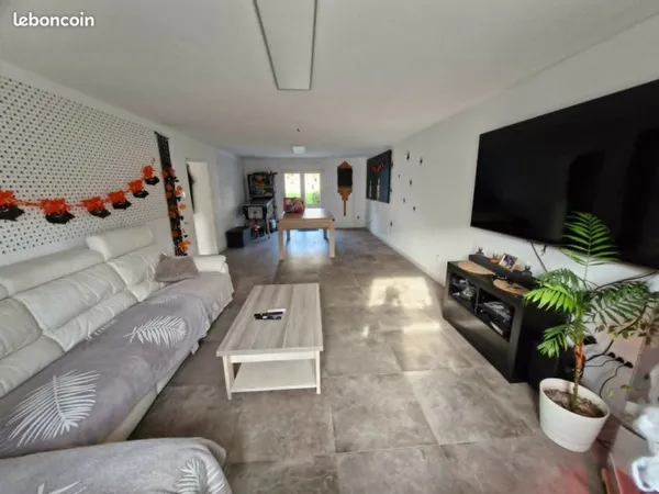 Maison 210 m² entièrement rénovée + grange 90 m² — 6 chambres — Ranguevaux