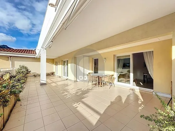 3 PIECES - TERRASSE DE 63M² GARAGE CAVE