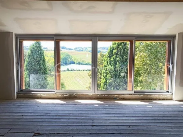 Maison 5 pièces 270 m²