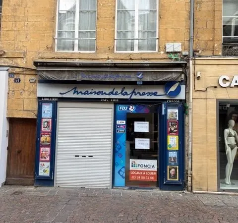 Local commercial de 109 m2 rue Piétonne CHARLEVILLE