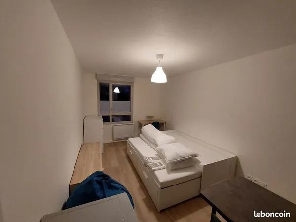 Appartement Studio meublé - excellent état - trés calme - parking