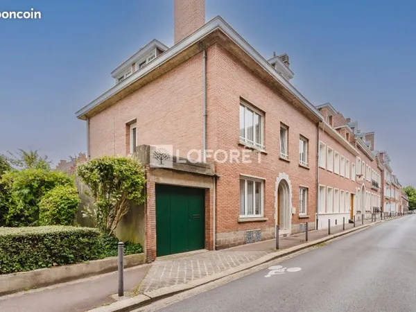 Maison 9 pièces 207 m²