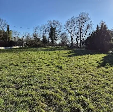 Terrain 1823 m²
