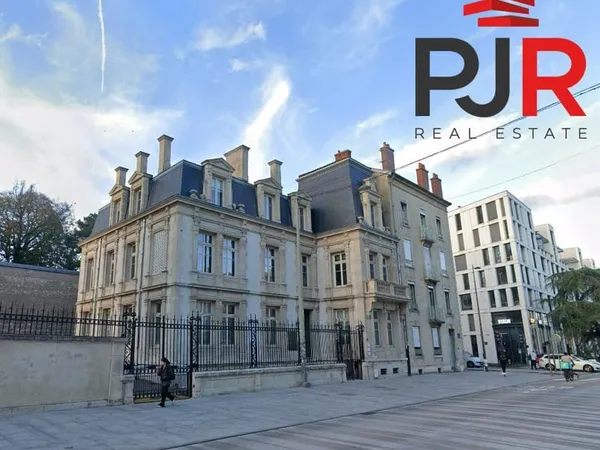 Bureaux 150 m²