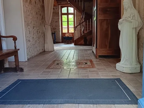 Propriété en pierre avec 2 gîtes et piscine.