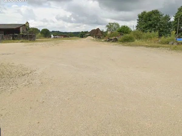 Terrain constructible à vendre - Avec possibilité de le diviser en plusieurs lots