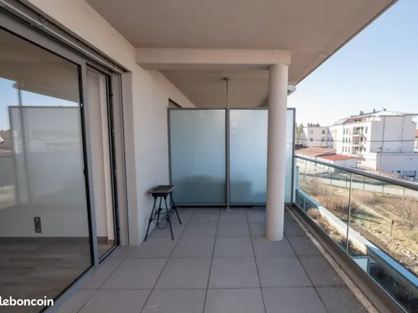Pontarlier - Proche Centre-Ville | T2 récent 63 m² - Terrasse, garage - Résidence Villa Clara