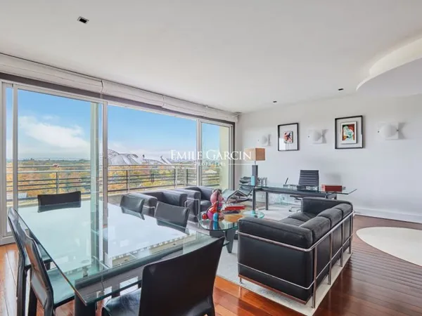 A vendre- Appartement avec terrasse - 90 m² - deux chambres -Neuilly sur Seine