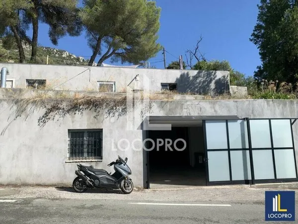 Local d'activité 850 m²