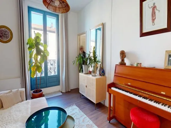 Charme de l'ancien, confort du moderne T3 traversant de 70