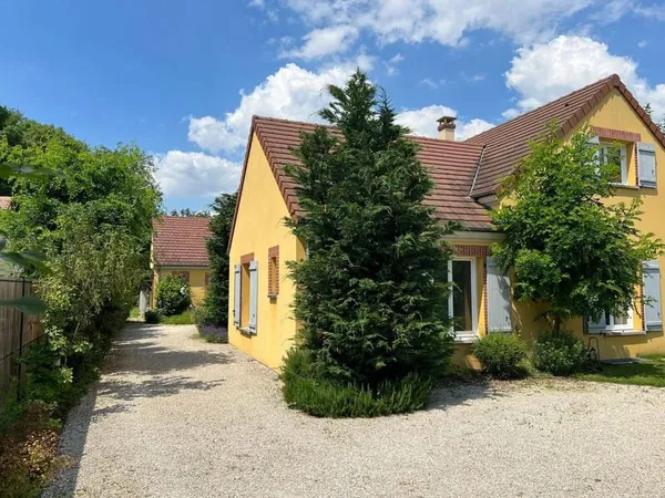 Maison 12 pièces 270 m²