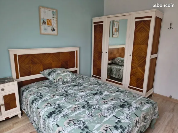 Chambre meublée