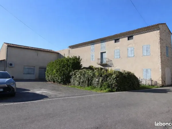 Appartement 9 pièces 180 m²