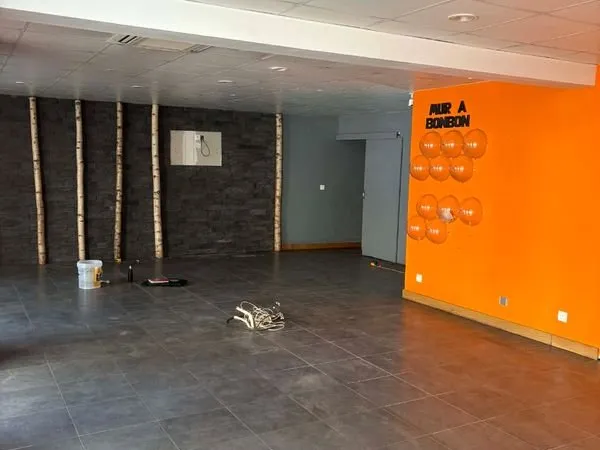 À louer. Local Commercial 180m²
