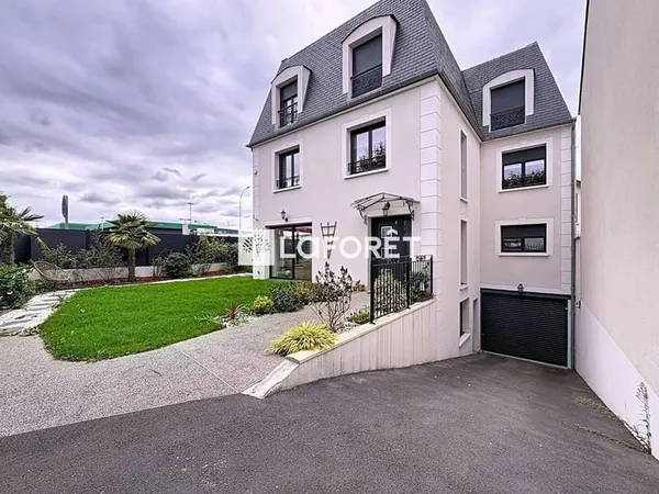 Maison 7 pièces 250 m²
