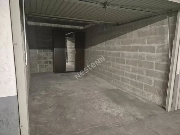 Suresnes - Carnot-Gambetta - Box fermé 14,28 m²