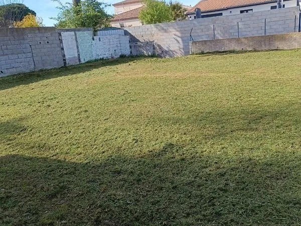 Vend terrain viabilisé 556m2 Saussan