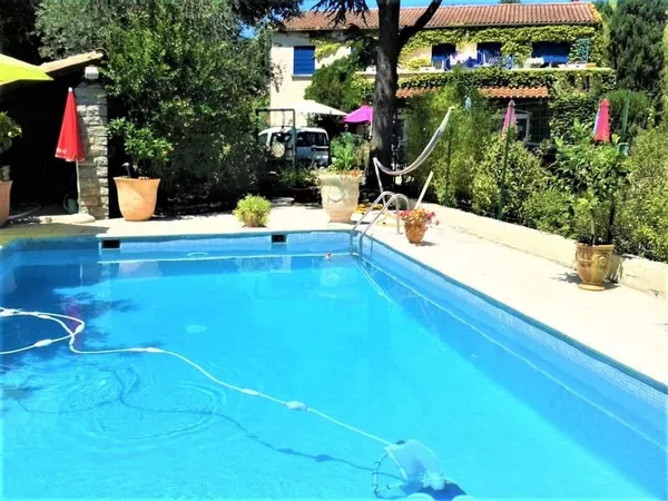 A VENDRE APPARTEMENT AVEC COMMERCE À Durfort-Et-Saint-Martin-De-Sossenac