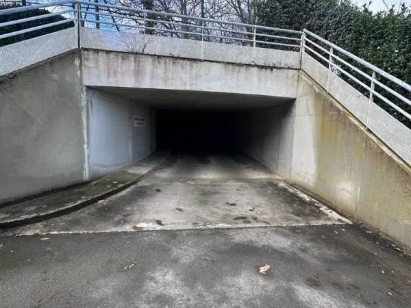 A VENDRE GARAGE, L'ARCOUEST, EMBARCADERE POUR L'ILE DE BREHA