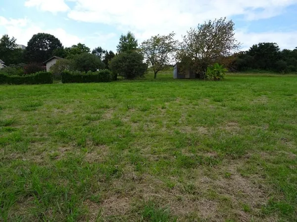 Landes 40250 Mugron, terrain à bâtir viabilisé de 2 048m²
