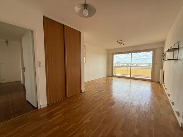 Superbe appartement de 114 m² , 5 chambres, Square des Anciennes Provinces, Angers